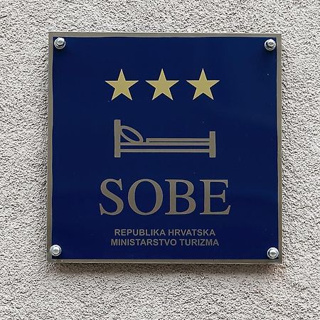 Hôtel Sobe Oliva à Zagreb Extérieur photo