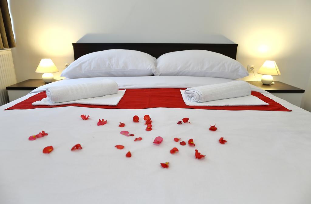Hôtel Sobe Oliva à Zagreb Extérieur photo