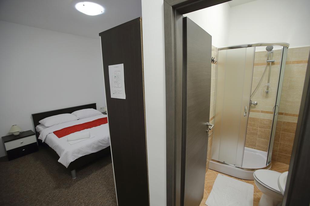 Hôtel Sobe Oliva à Zagreb Extérieur photo