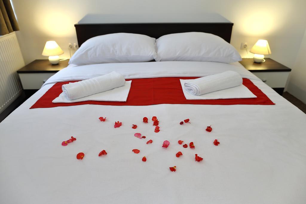 Hôtel Sobe Oliva à Zagreb Extérieur photo