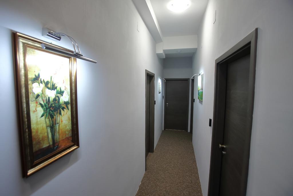 Hôtel Sobe Oliva à Zagreb Extérieur photo